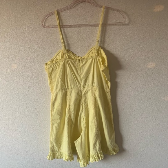 NWOT Urban Outfitters Yellow Romper - Picture 6 of 8
